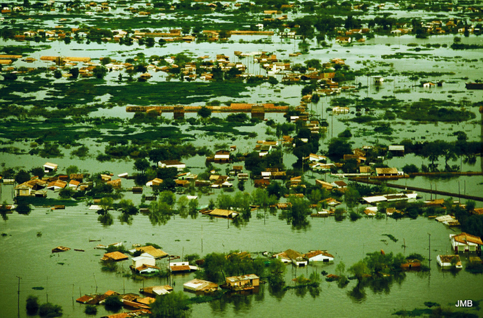 AÑO 1982 - COLOR - VIDA CAMPESINA EN PARAGUAY (JOSÉ MARÍA BLANCH)